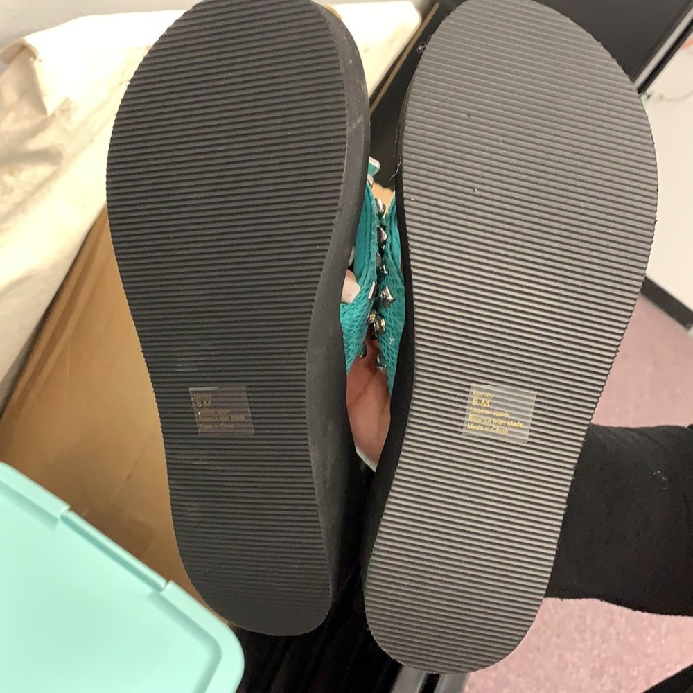 Flip flops - Picture 3 of 4